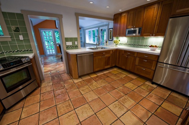 2 TULIP LN Wallingford kitchen